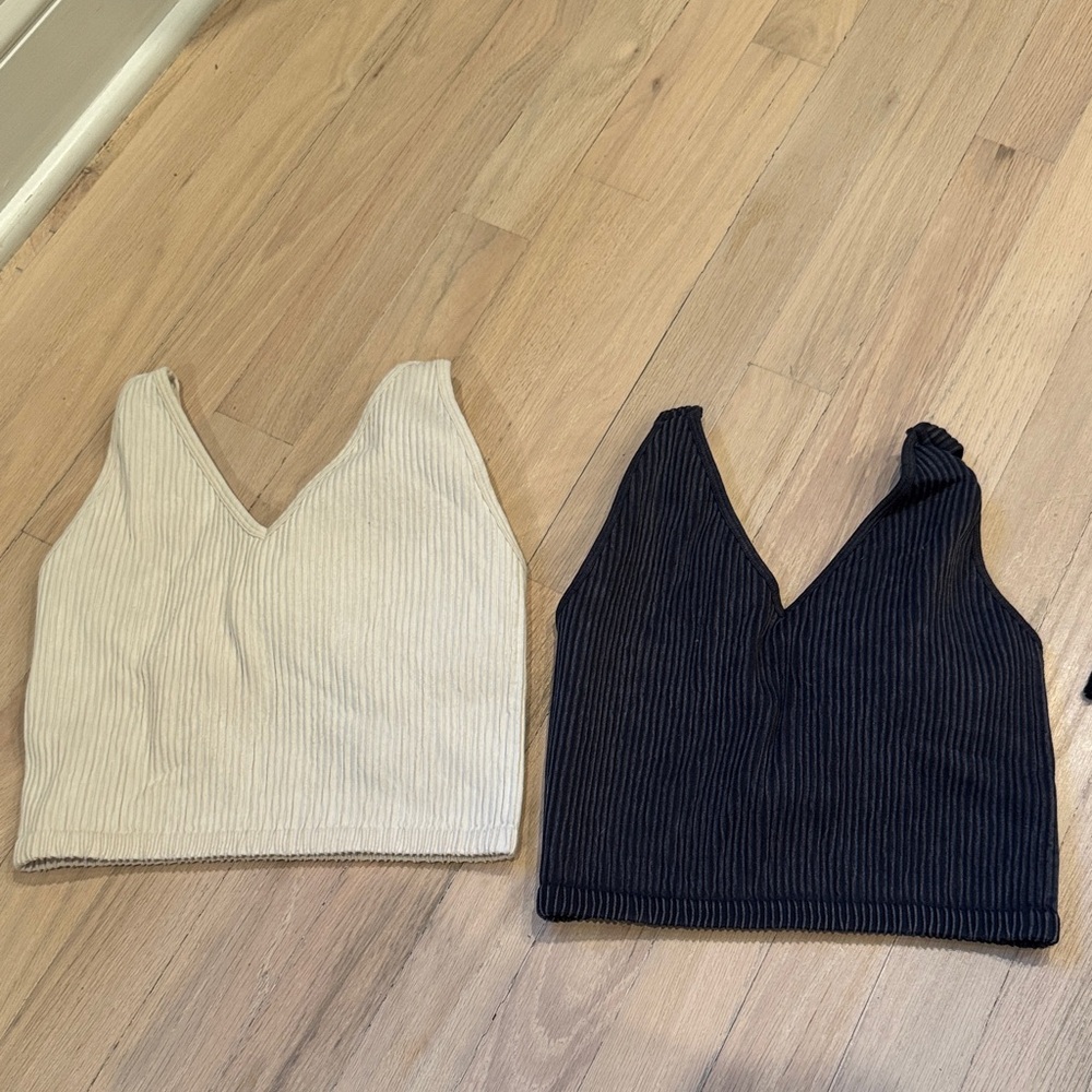 Ribbed V-Neck Crop Tops in Cream and Black